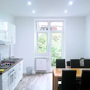 Apartment Avi Goodhouse Düsseldorf
